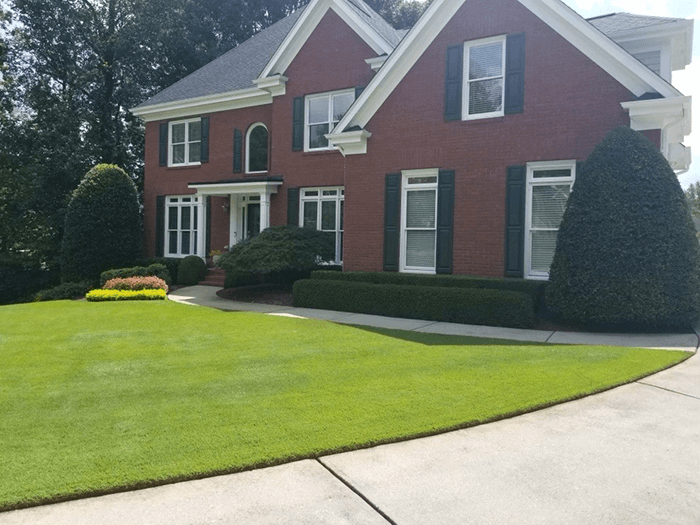 fertilization-and-weed-control-customer-simply-green-lawn-care